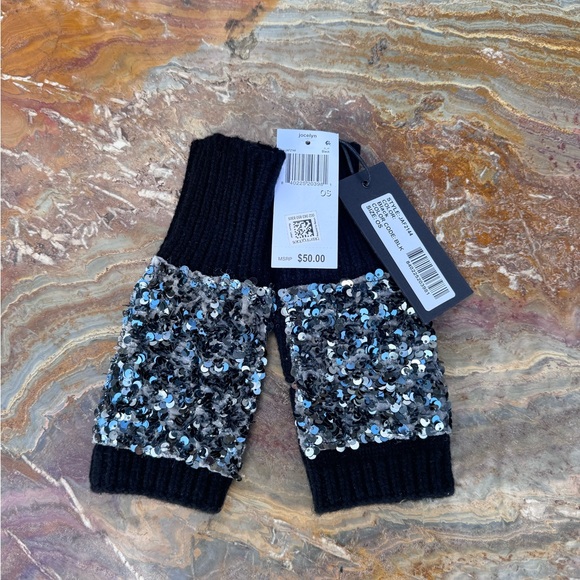 Jocelyn exquisite black w/ silver sequin embellished hand/wrist warmers. NWT. - Picture 4 of 4
